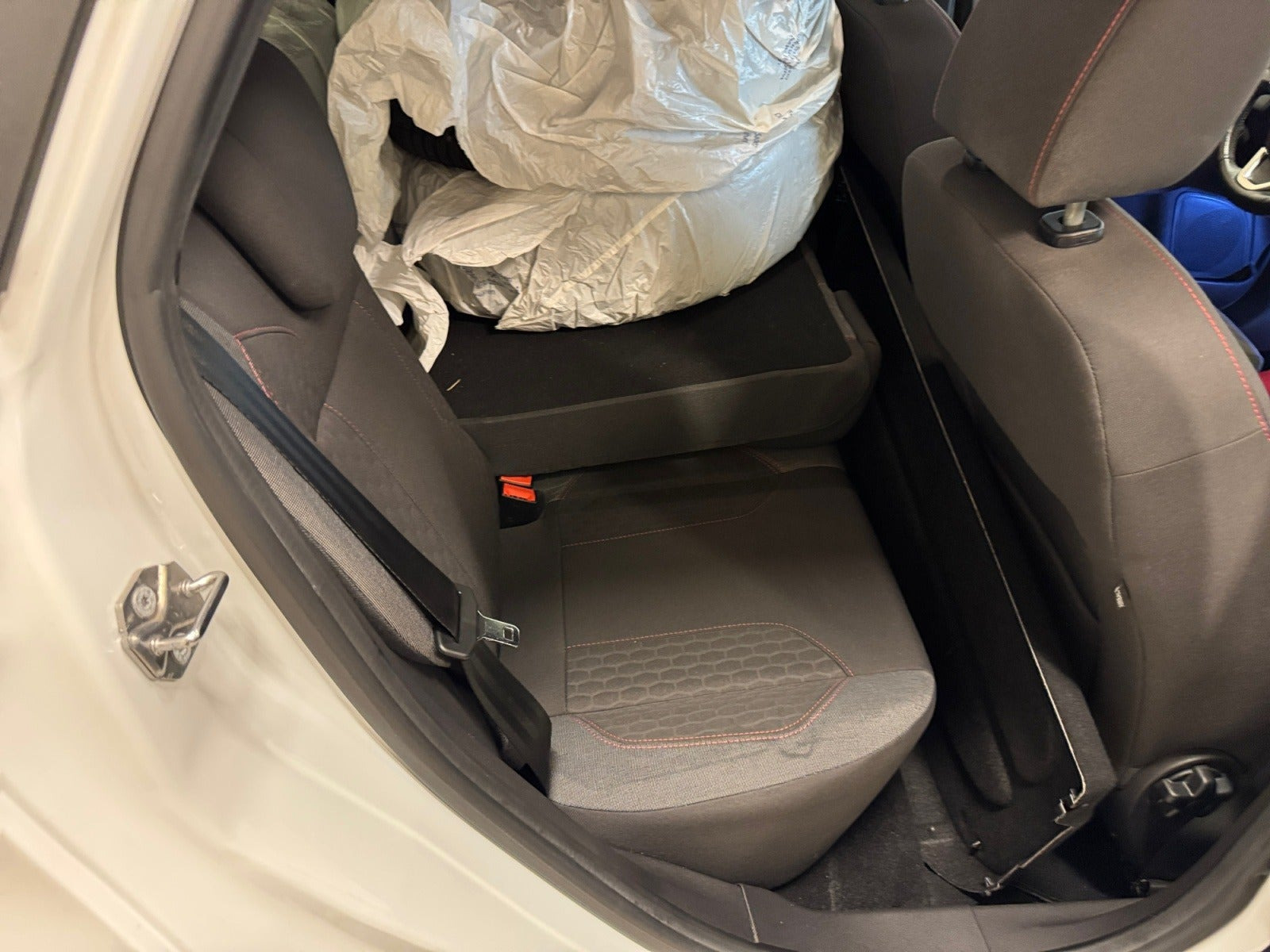 Hvid Ford Fiesta fra 2016