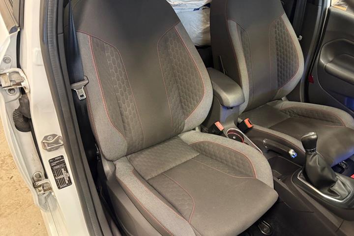 Hvid Ford Fiesta fra 2016