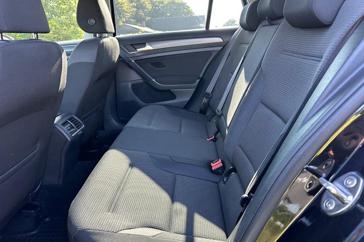 Sort VW Golf VII fra 2018