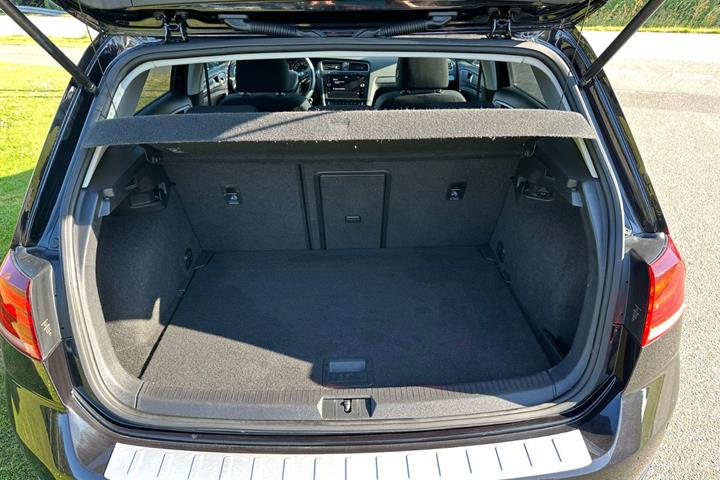Sort VW Golf VII fra 2018