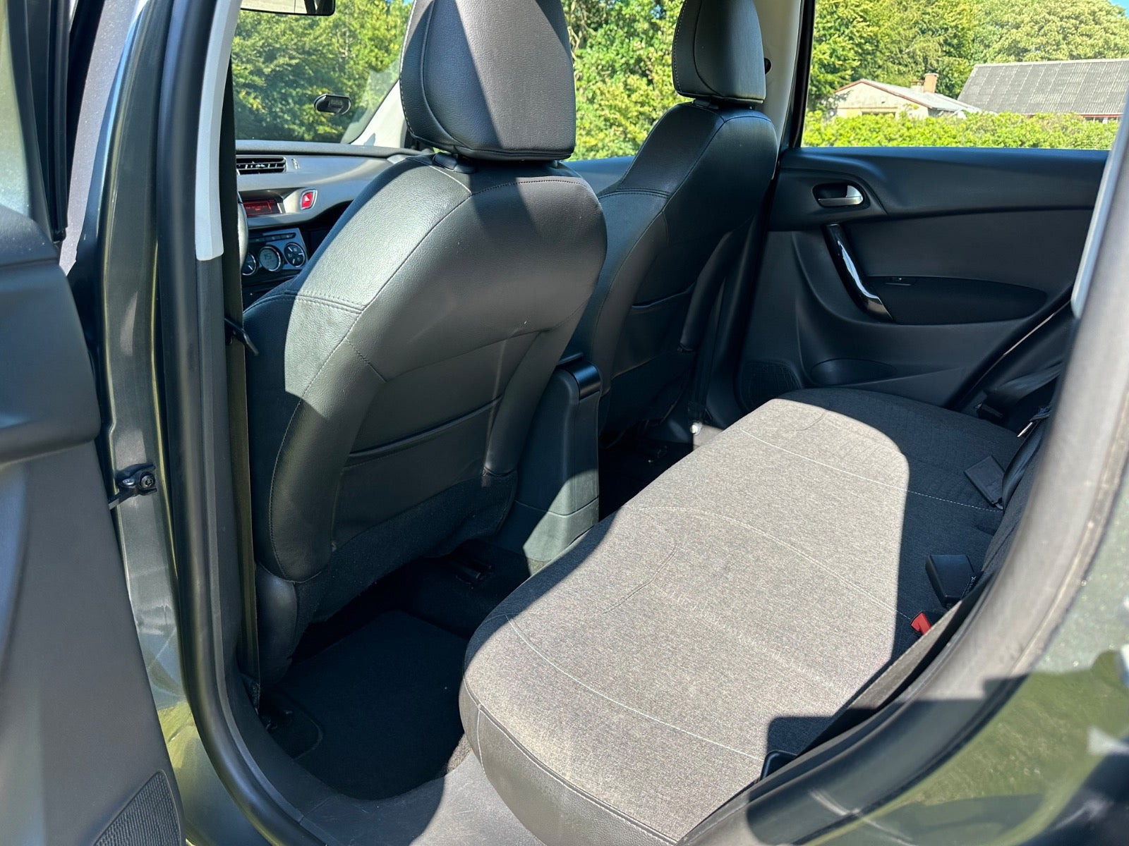 Grå Citroën C3 fra 2016