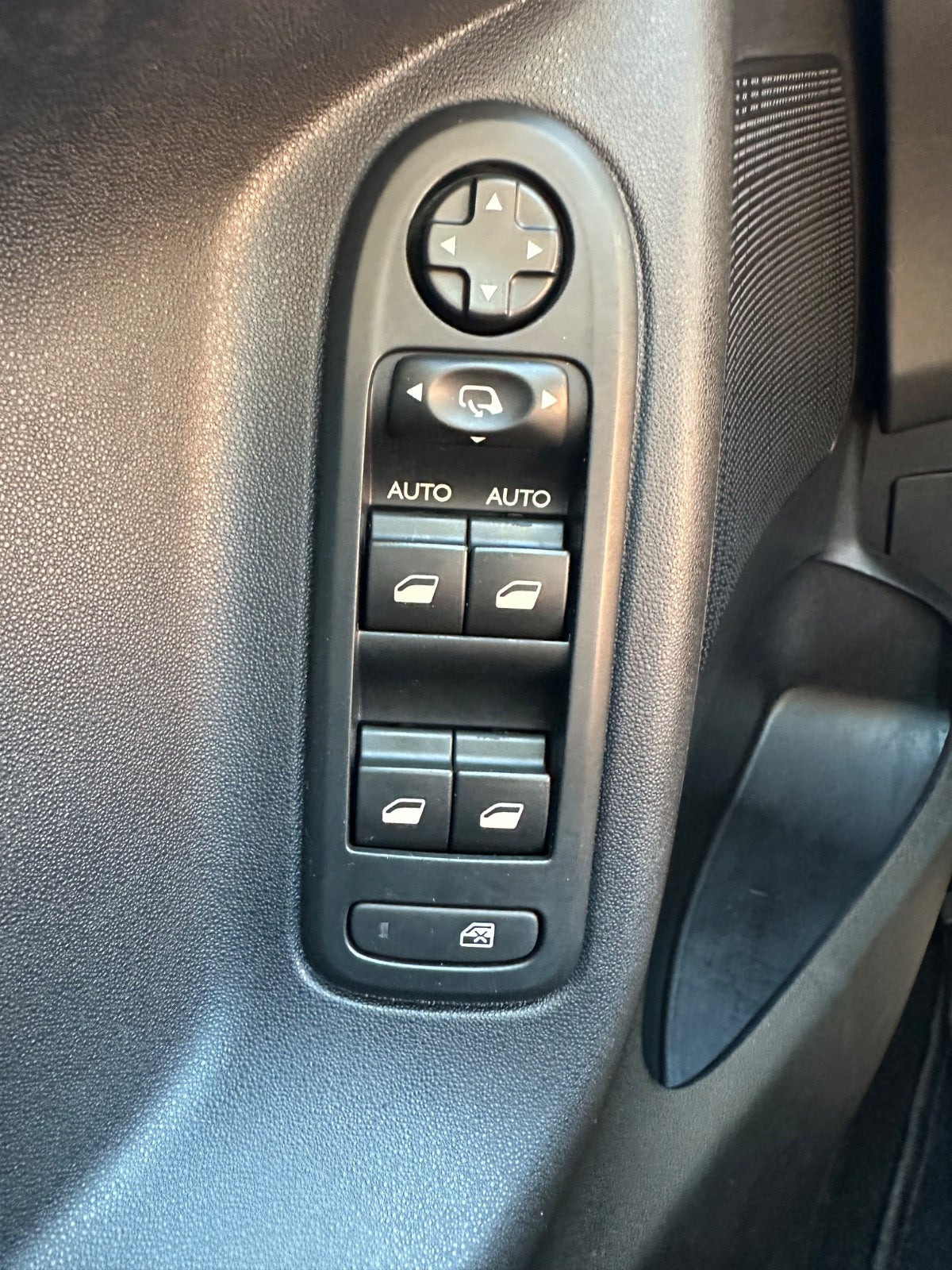 Grå Citroën C3 fra 2016
