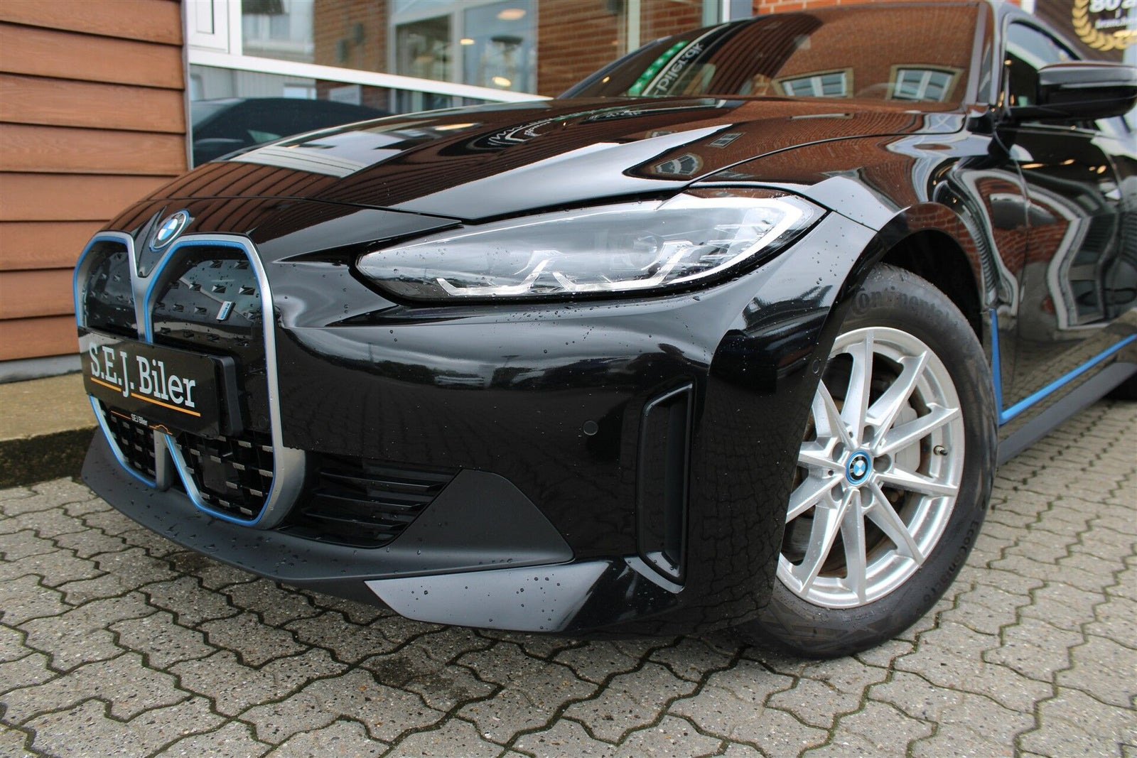 Sort BMW i4 fra 2024