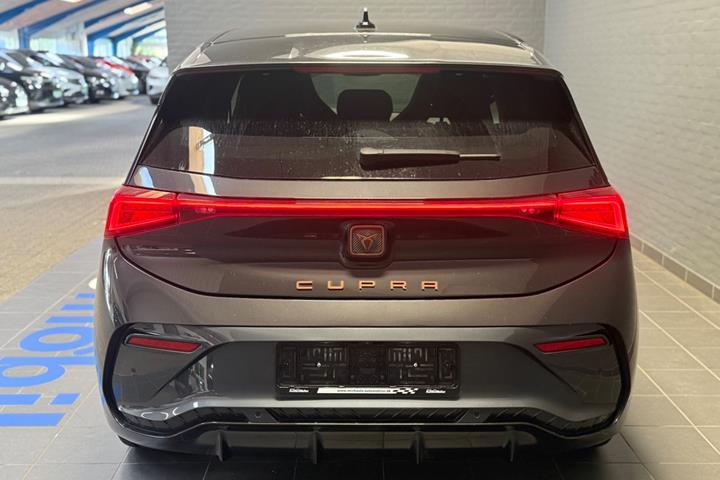 Sort Cupra Born fra 2024