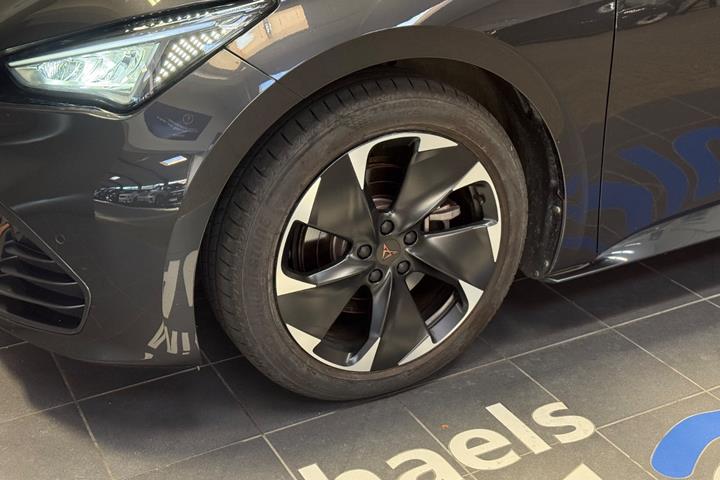 Sort Cupra Born fra 2024