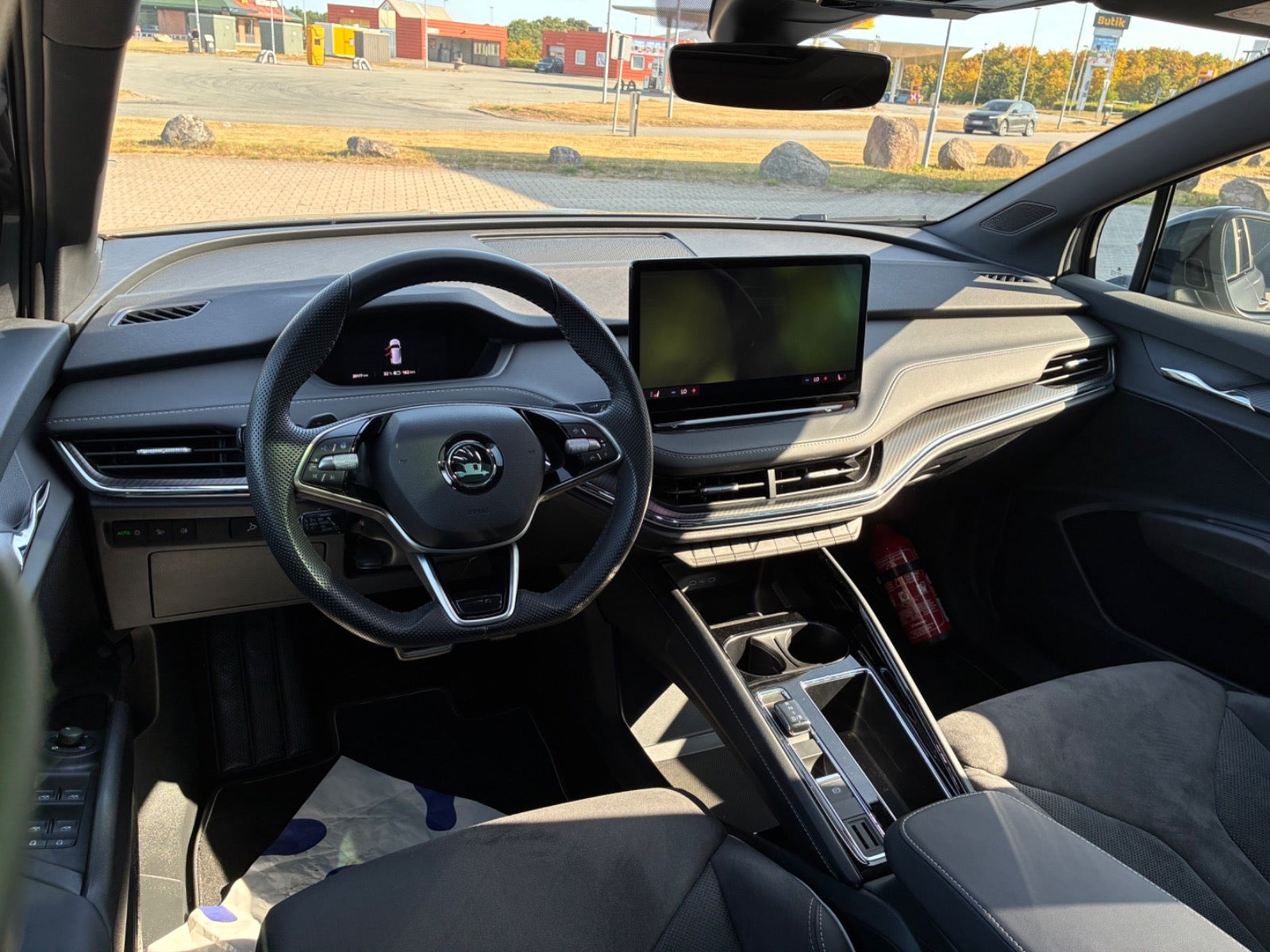 Grå Skoda Enyaq fra 2025