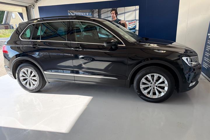Sort VW Tiguan fra 2017