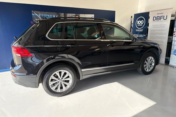 Sort VW Tiguan fra 2017