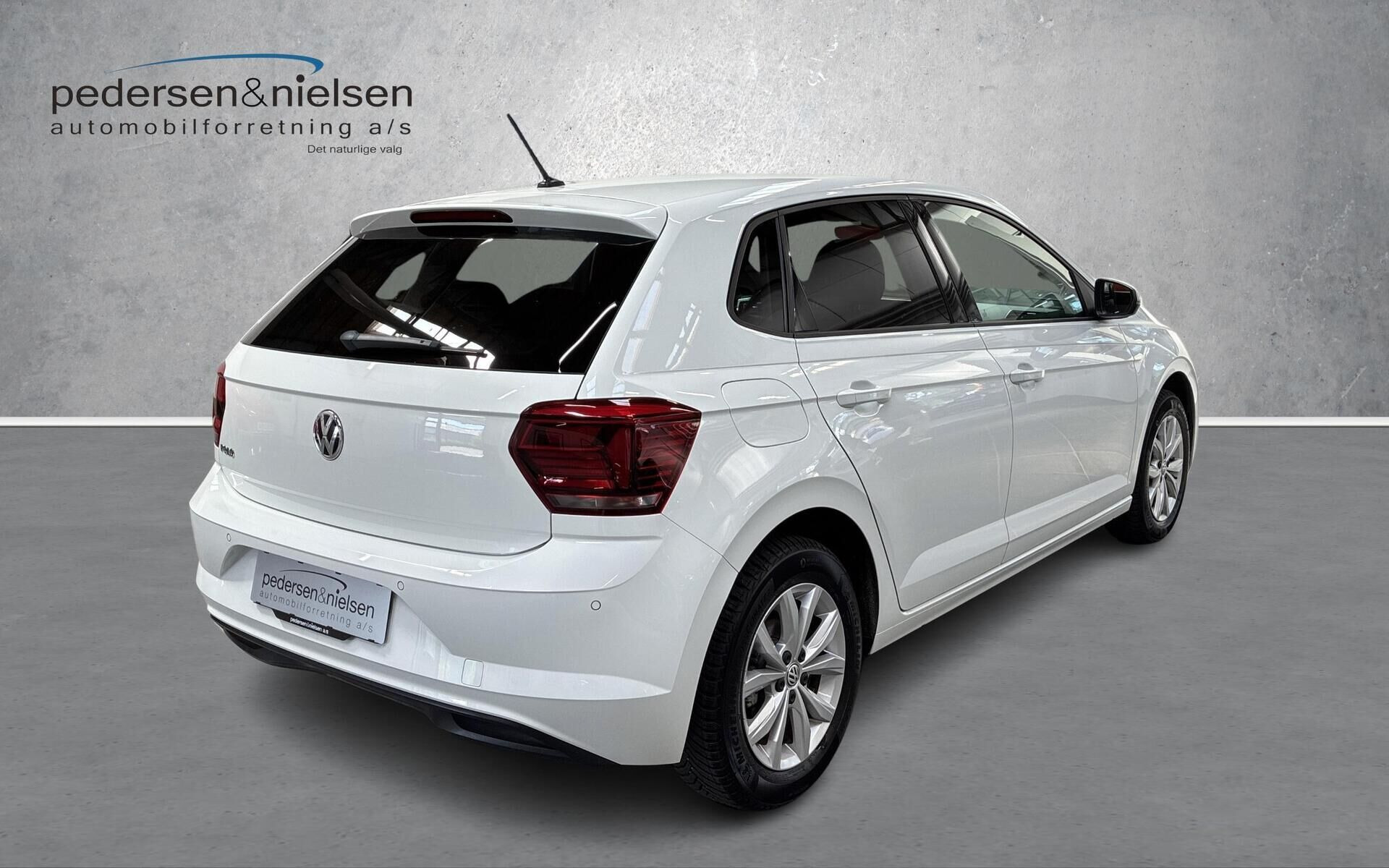 Hvid VW Polo fra 2020