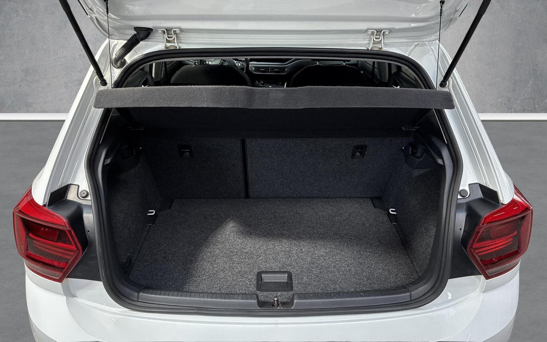 Hvid VW Polo fra 2020
