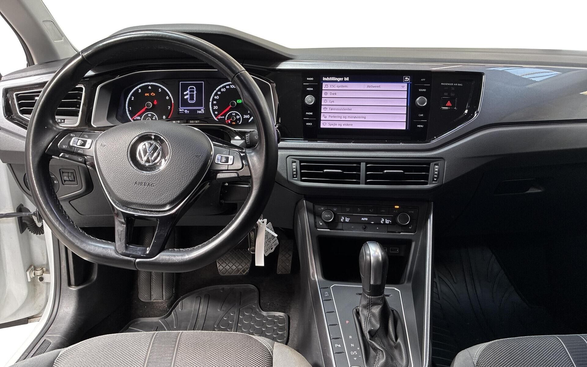 Hvid VW Polo fra 2020