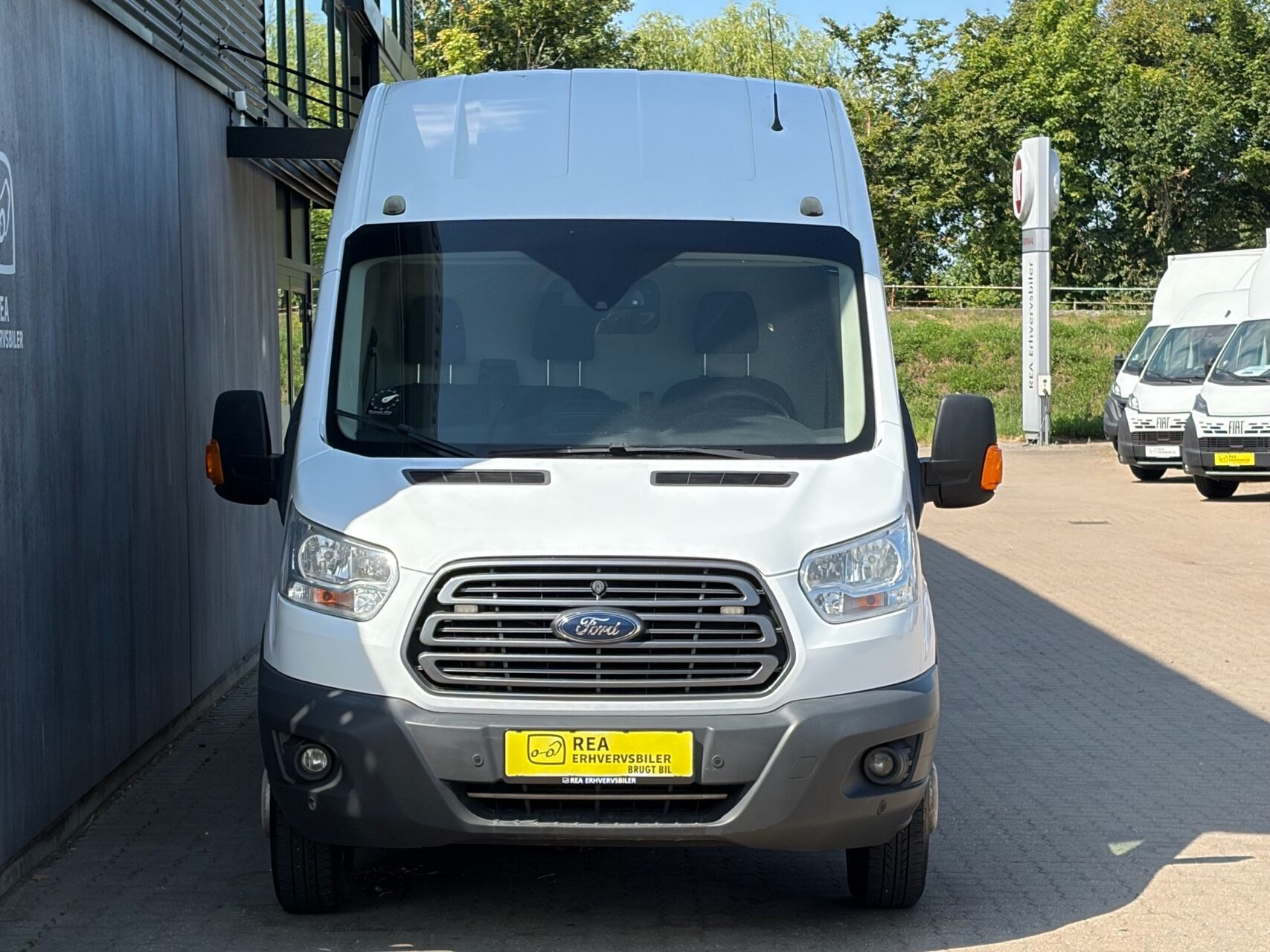 Hvid Ford Transit fra 2017