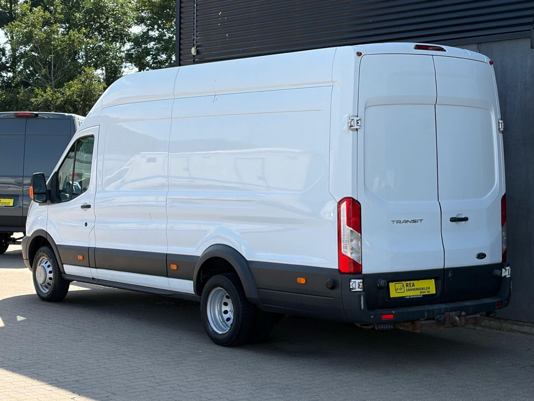 Hvid Ford Transit fra 2017