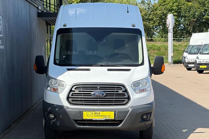 Hvid Ford Transit fra 2017