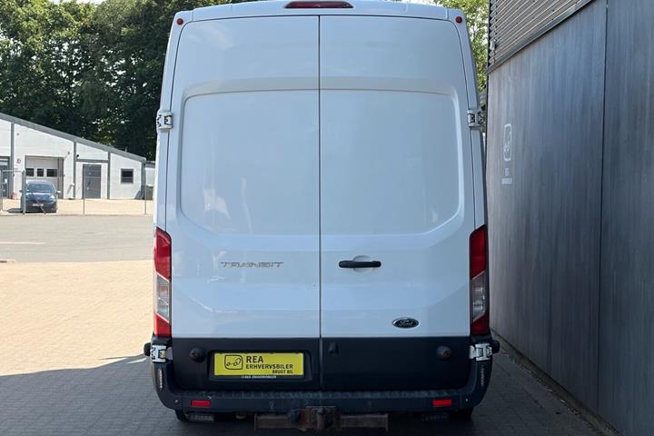 Hvid Ford Transit fra 2017