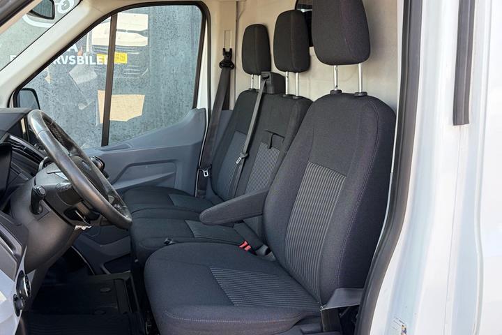 Hvid Ford Transit fra 2017
