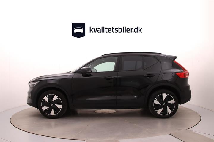 Sort Volvo XC40 fra 2024