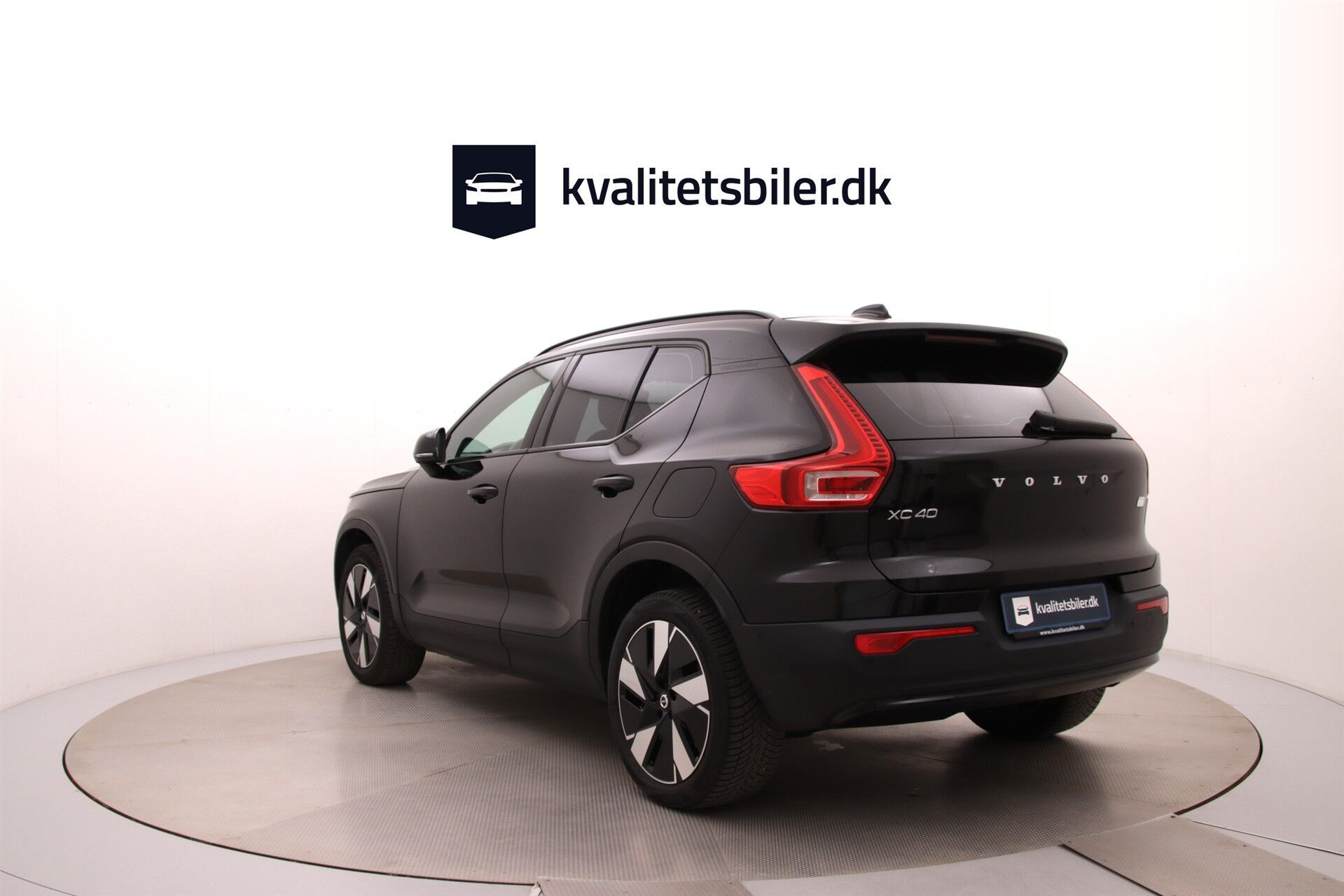Sort Volvo XC40 fra 2024