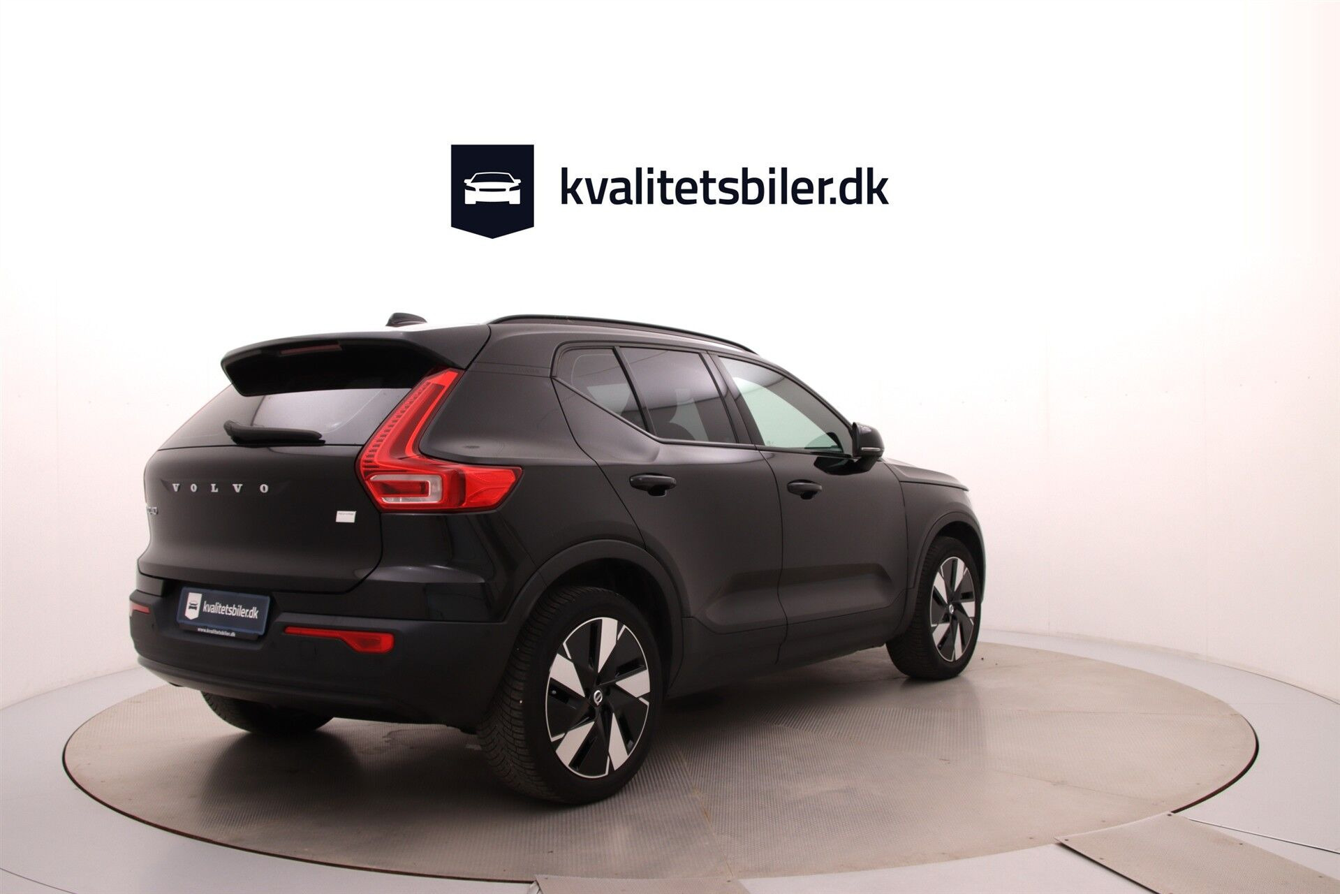 Sort Volvo XC40 fra 2024