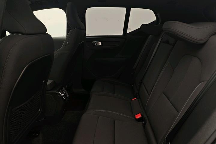 Sort Volvo XC40 fra 2024