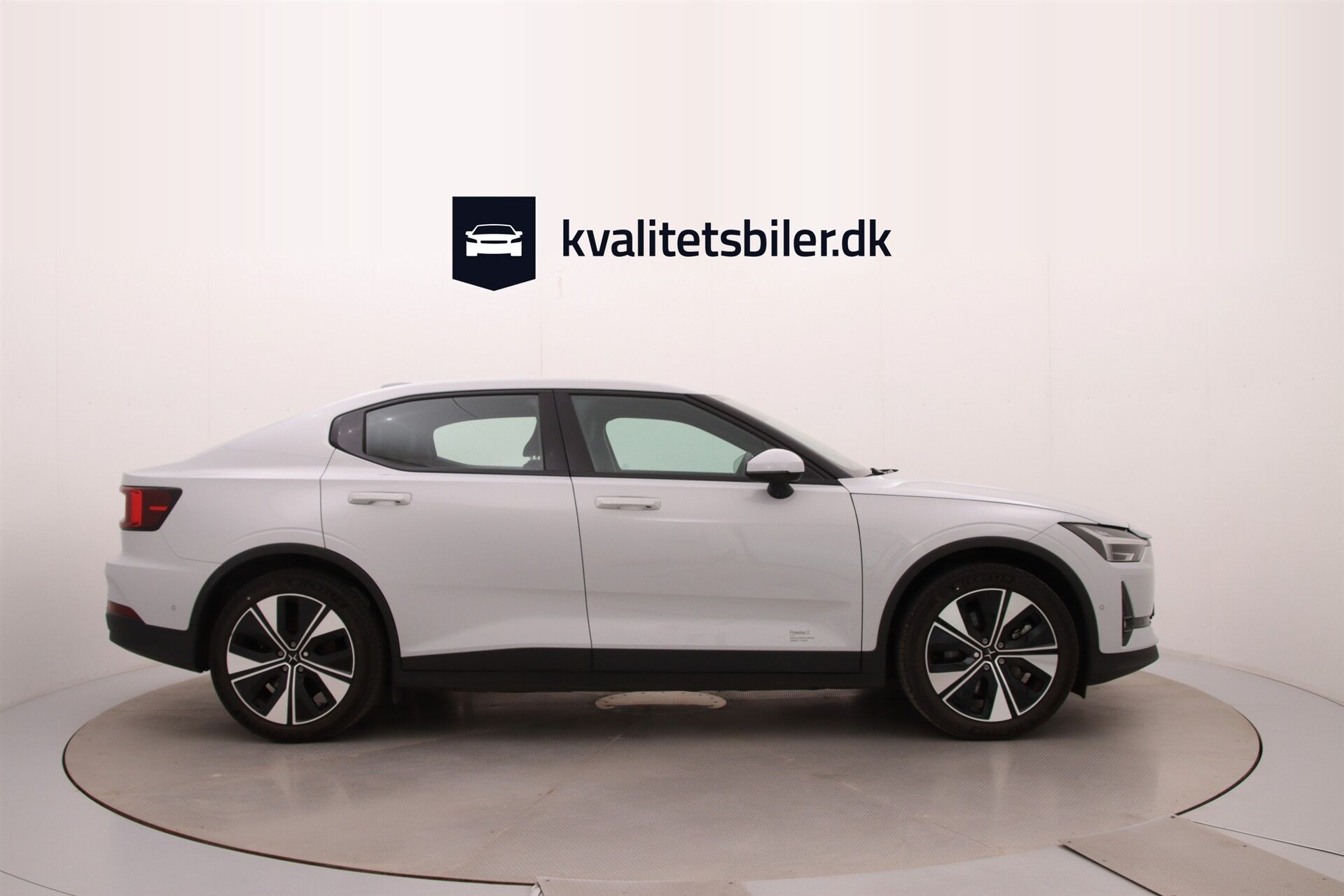 Sølv Polestar 2 fra 2023