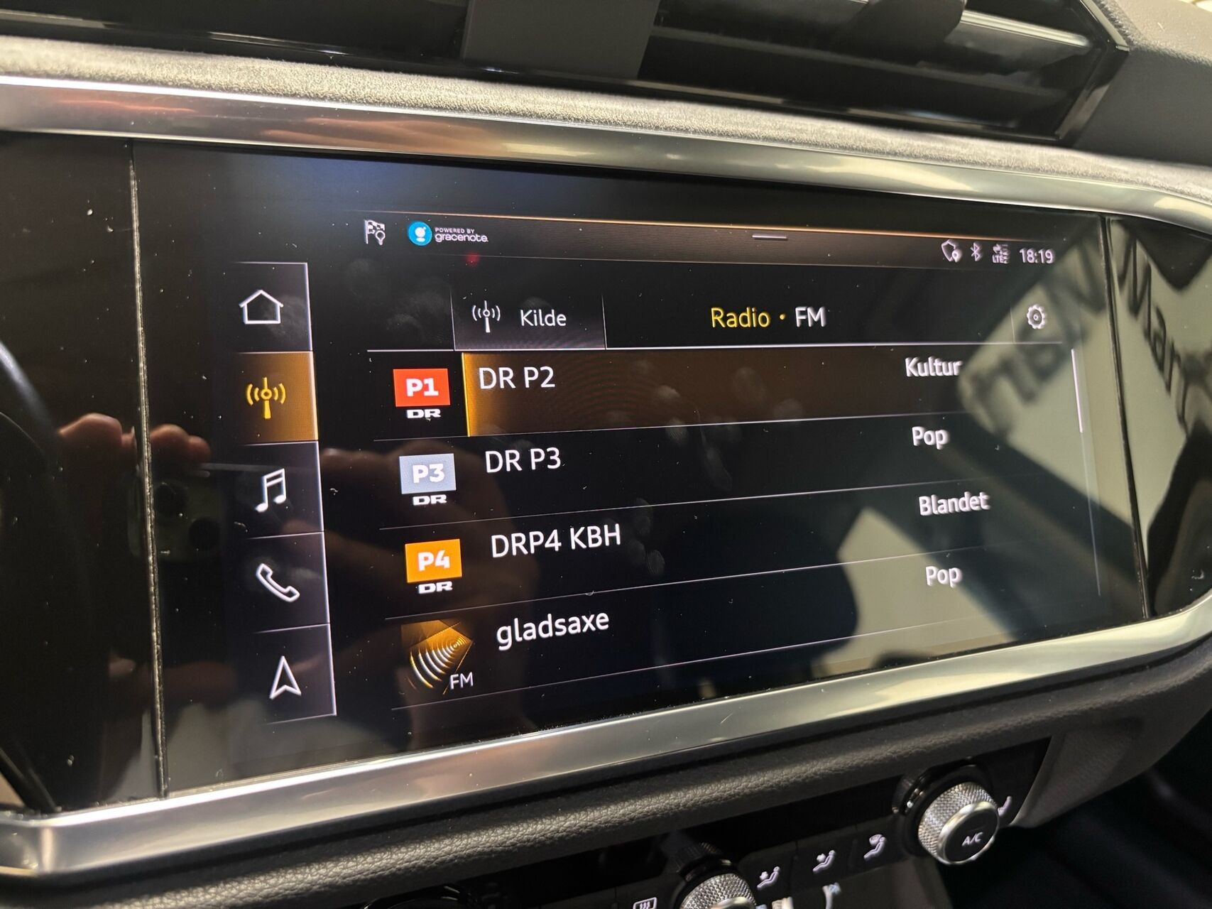 Grå Audi Q3 fra 2020