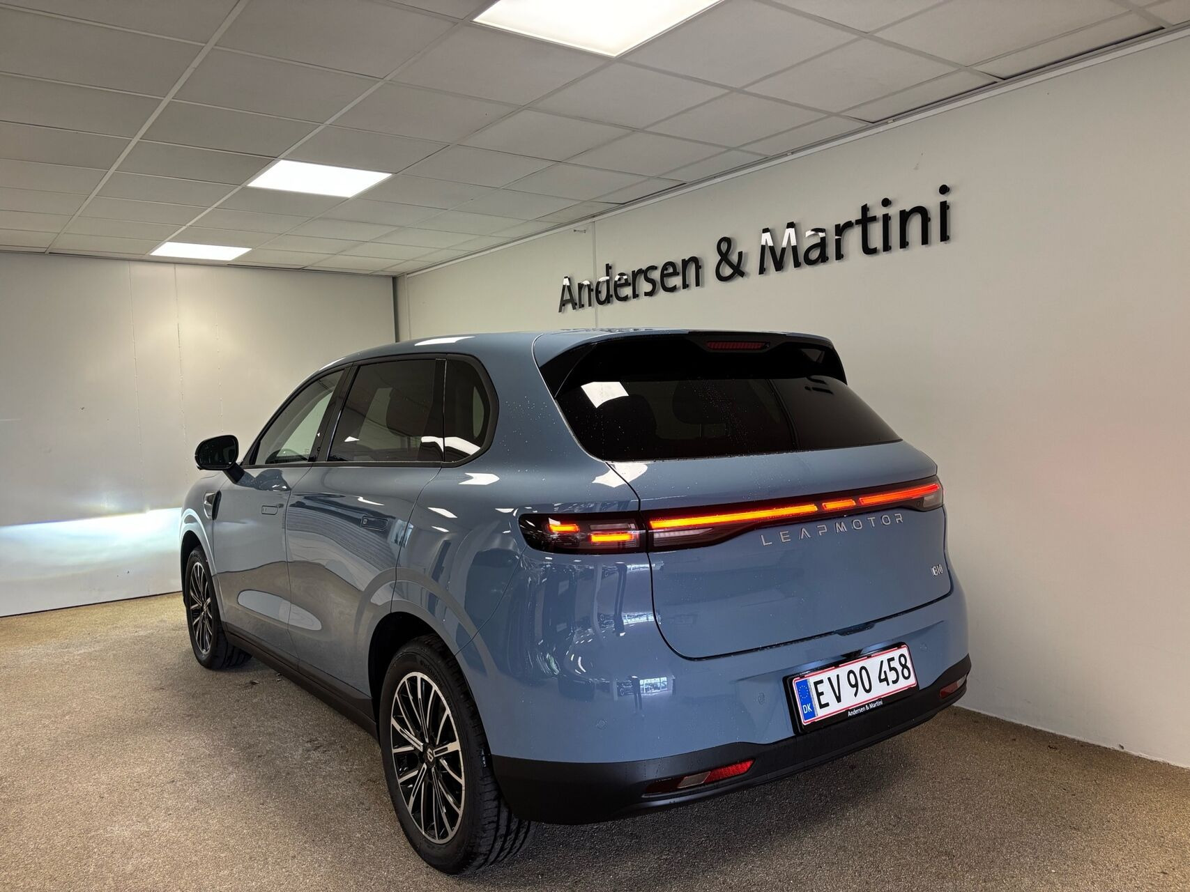 Blå Leapmotor B10 fra 2026