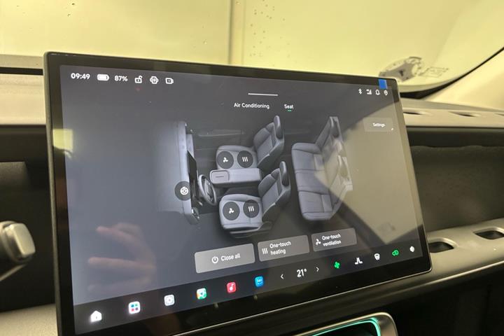 Blå Leapmotor B10 fra 2026