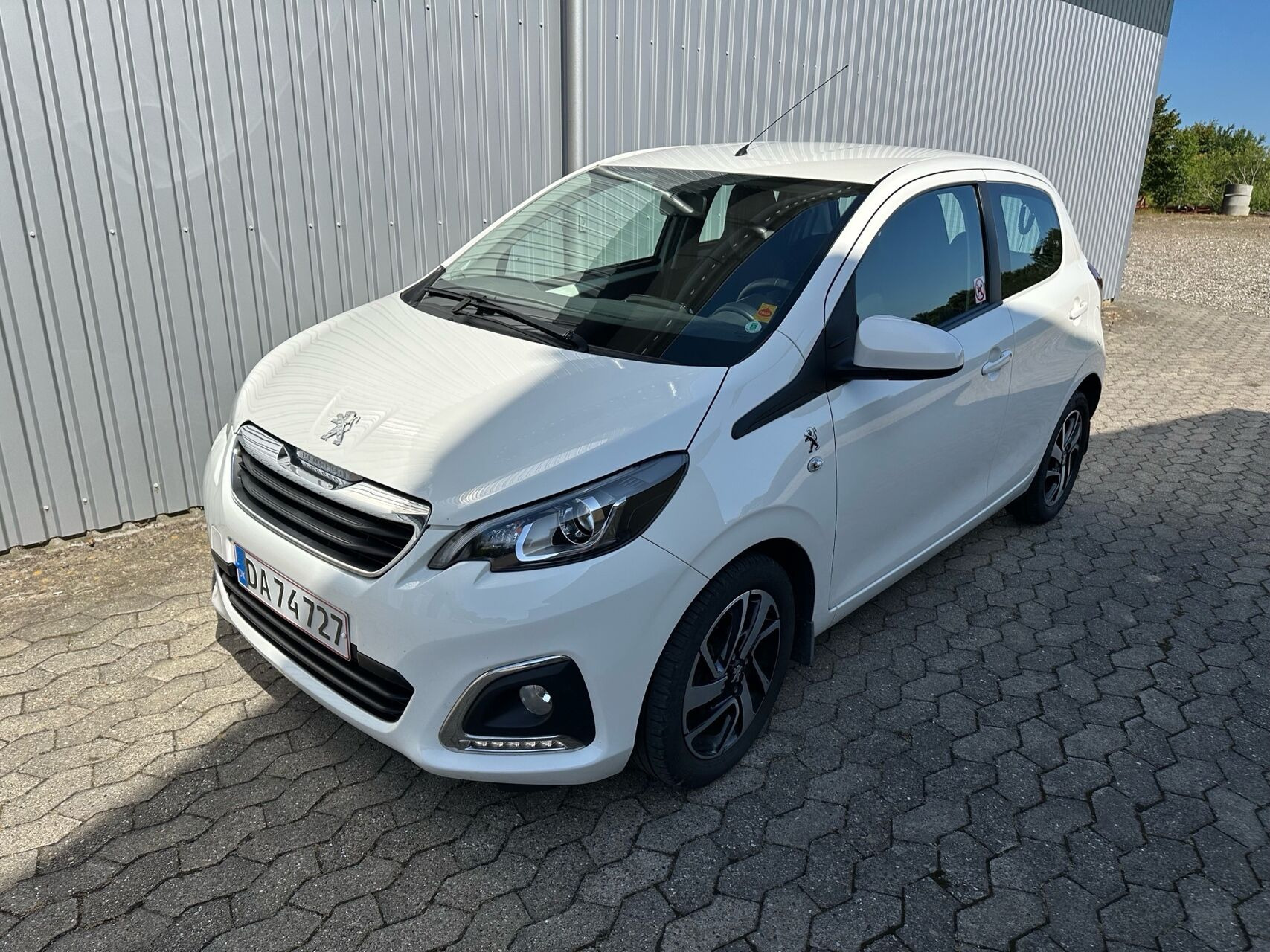 Peugeot 108 1,0 e-Vti Allure+ 72HK 5d