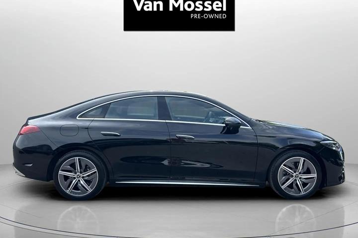 Sort Mercedes CLA350 fra 2025