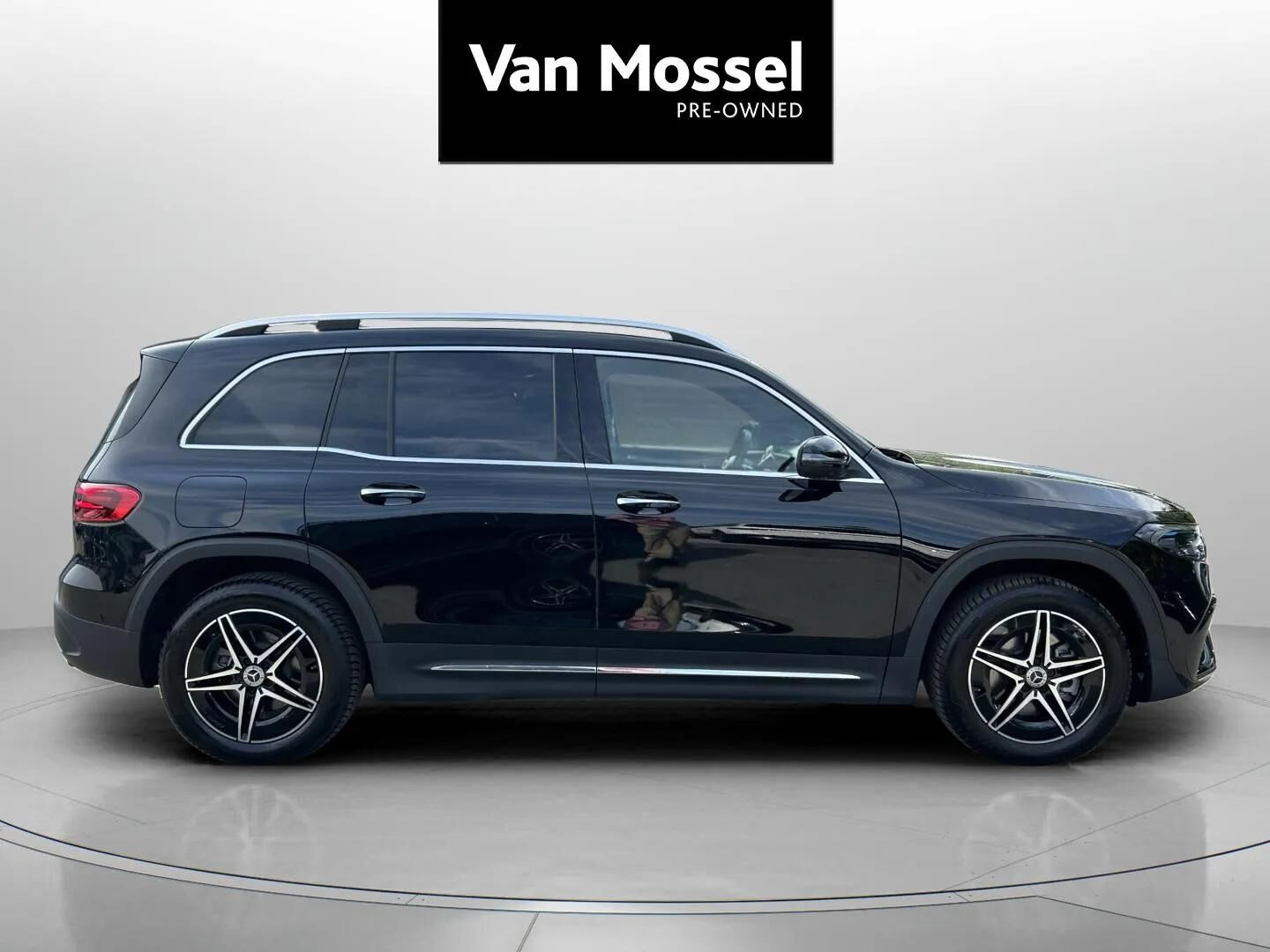 Sort Mercedes EQB 250+ fra 2025
