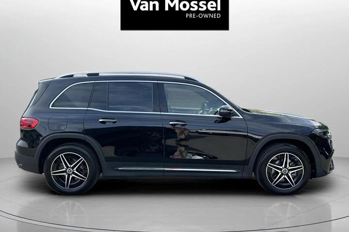 Sort Mercedes EQB 250+ fra 2025