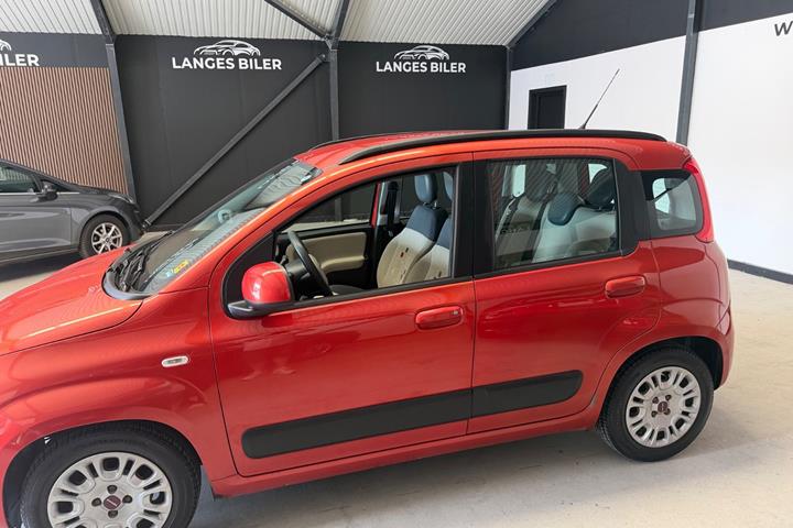Grå Fiat Panda fra 2012