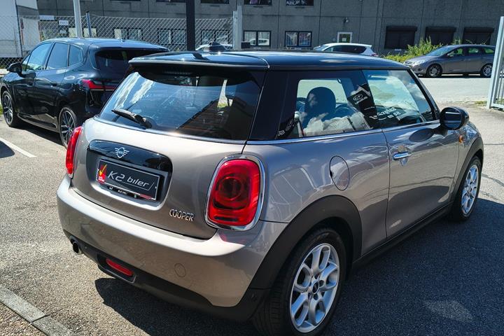 Grå Mini Cooper fra 2018