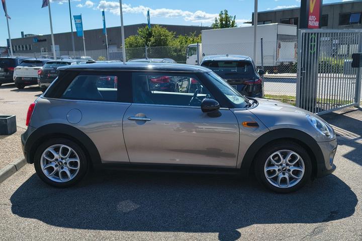 Grå Mini Cooper fra 2018