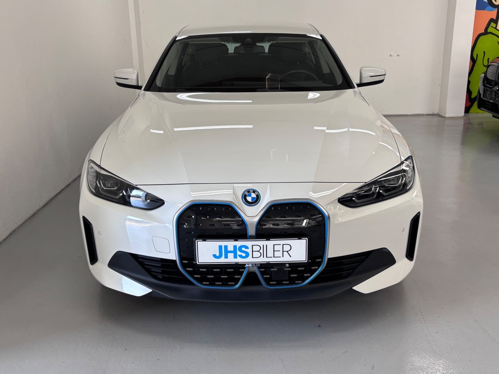 Hvid BMW i4 fra 2023