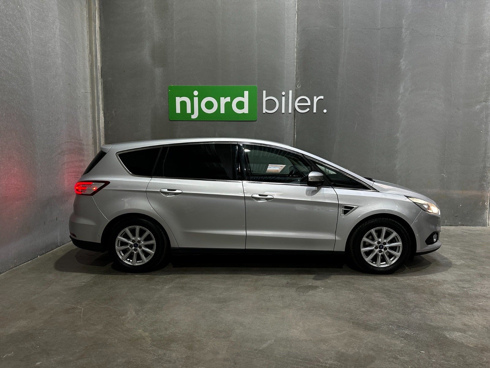 undefined Ford S-MAX fra 2015