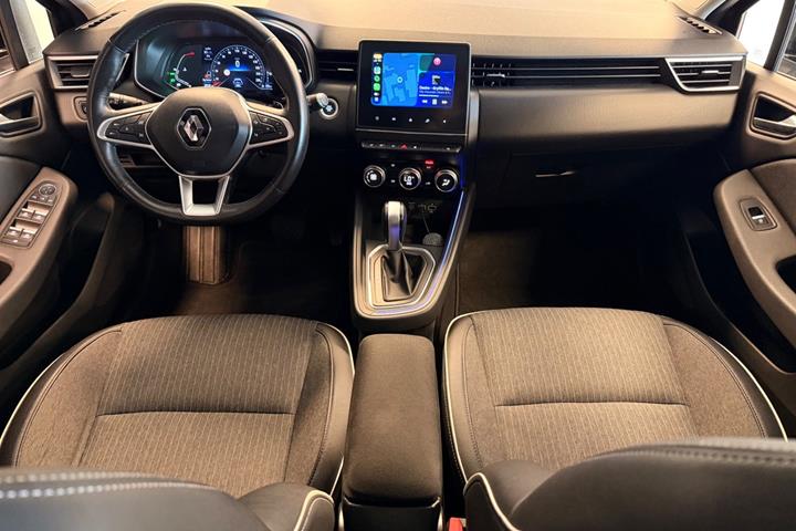 Grå Renault Clio V fra 2019