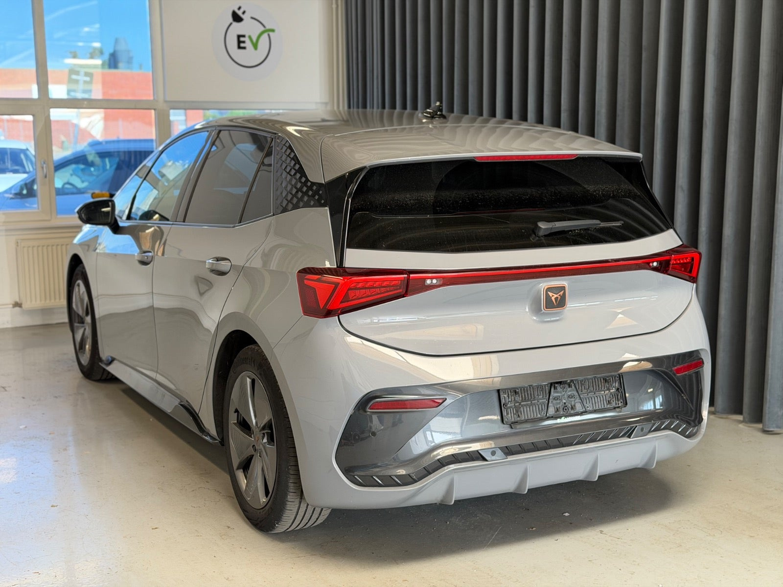 Grå Cupra Born fra 2023