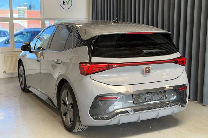 Grå Cupra Born fra 2023