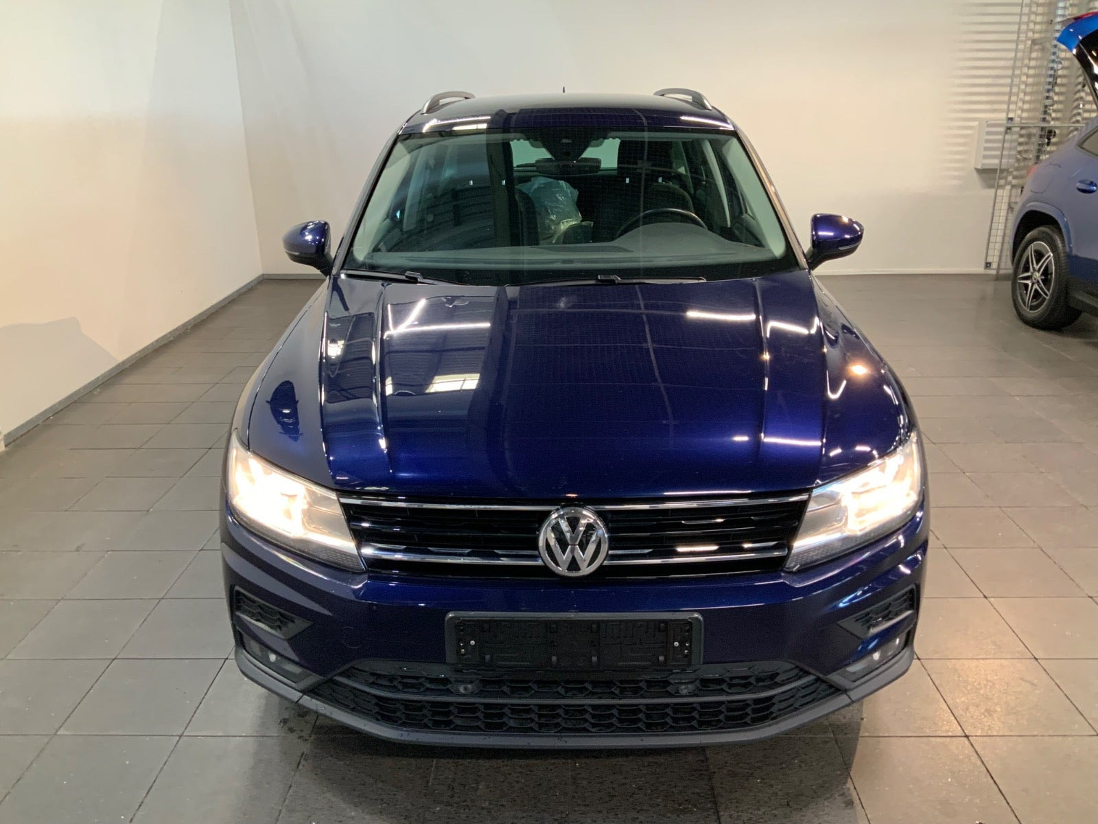 Blå VW Tiguan fra 2019