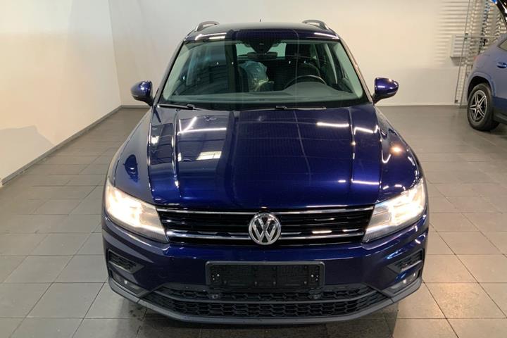 Blå VW Tiguan fra 2019