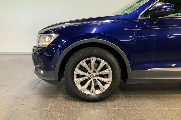 Blå VW Tiguan fra 2019