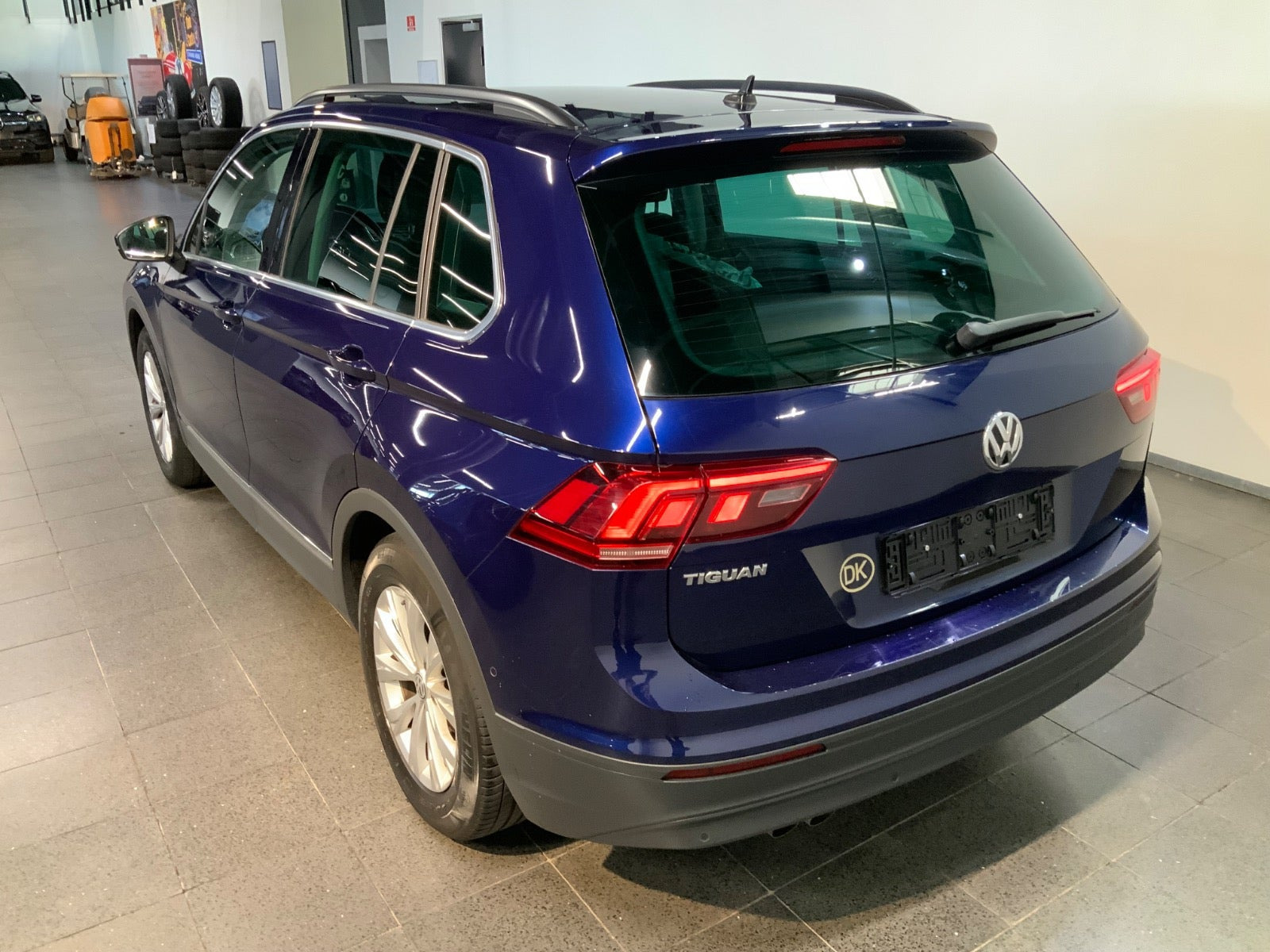 Blå VW Tiguan fra 2019