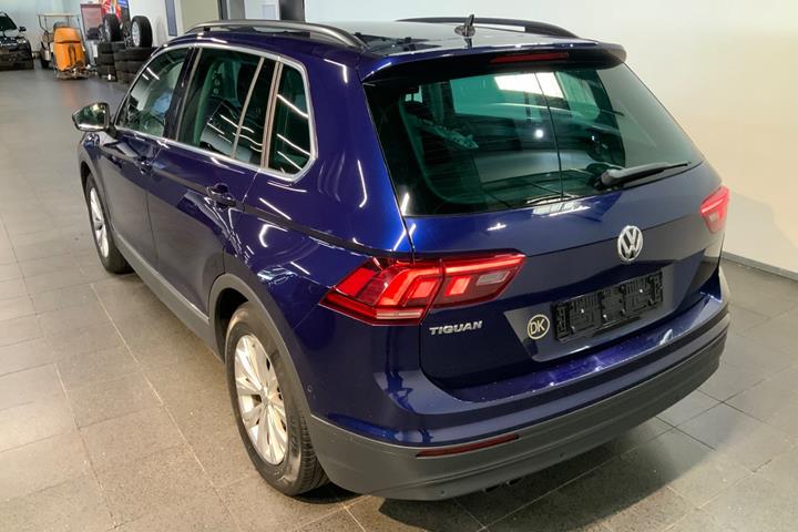 Blå VW Tiguan fra 2019