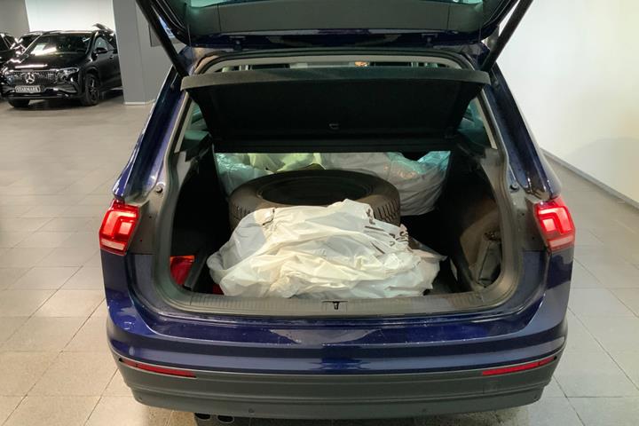 Blå VW Tiguan fra 2019
