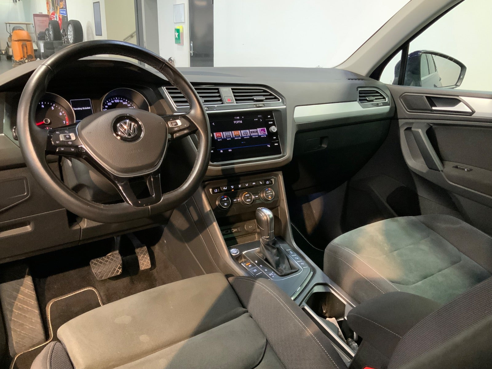 Blå VW Tiguan fra 2019