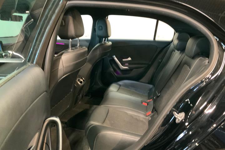 Sort Mercedes A200 d fra 2021