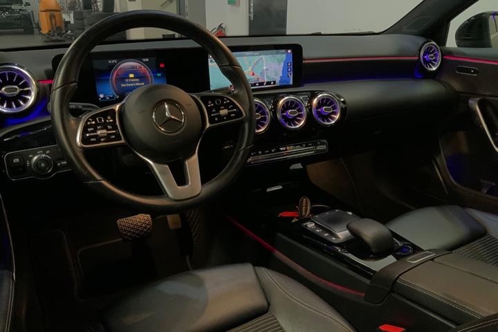 Sort Mercedes A200 d fra 2021