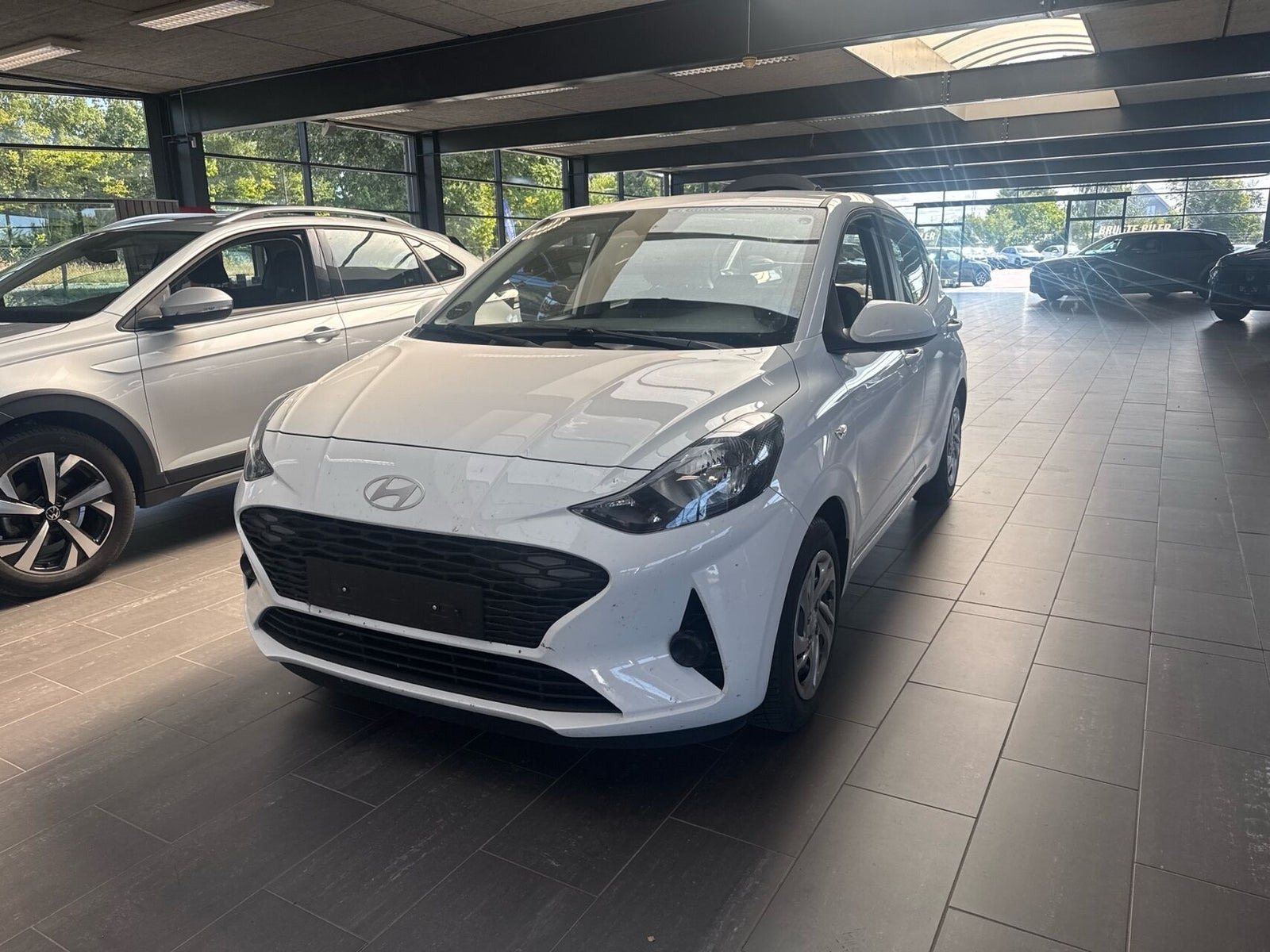 Hvid Hyundai i10 fra 2024